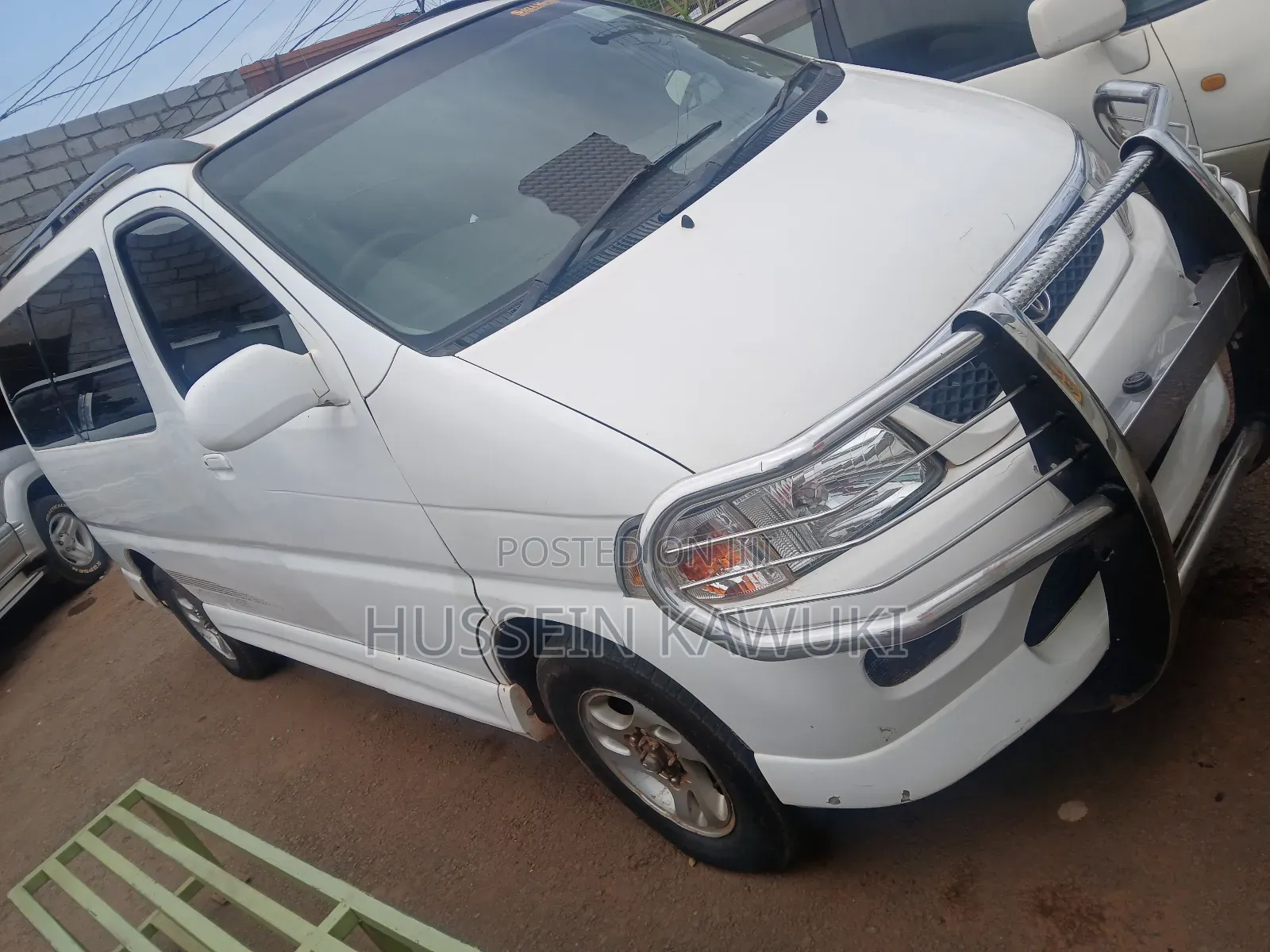 Toyota Regius 1995 White