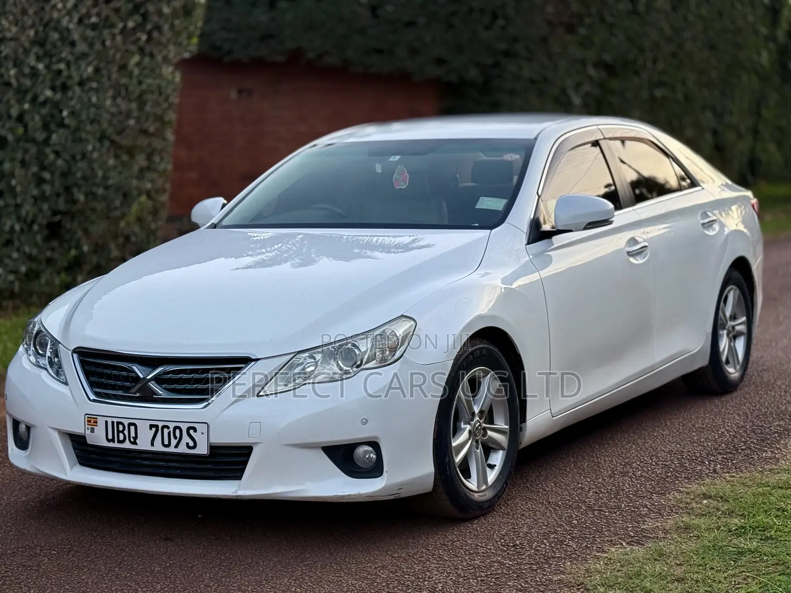Toyota Mark X 2.5 AWD 2011 White