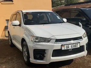 Mitsubishi Outlander 2012 White