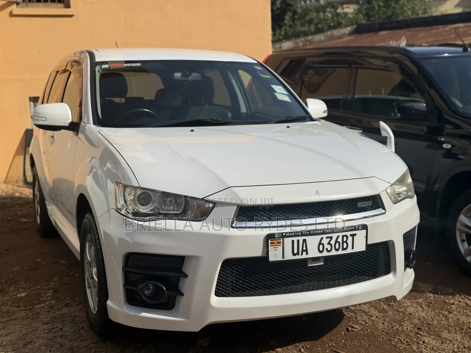 Mitsubishi Outlander 2012 White