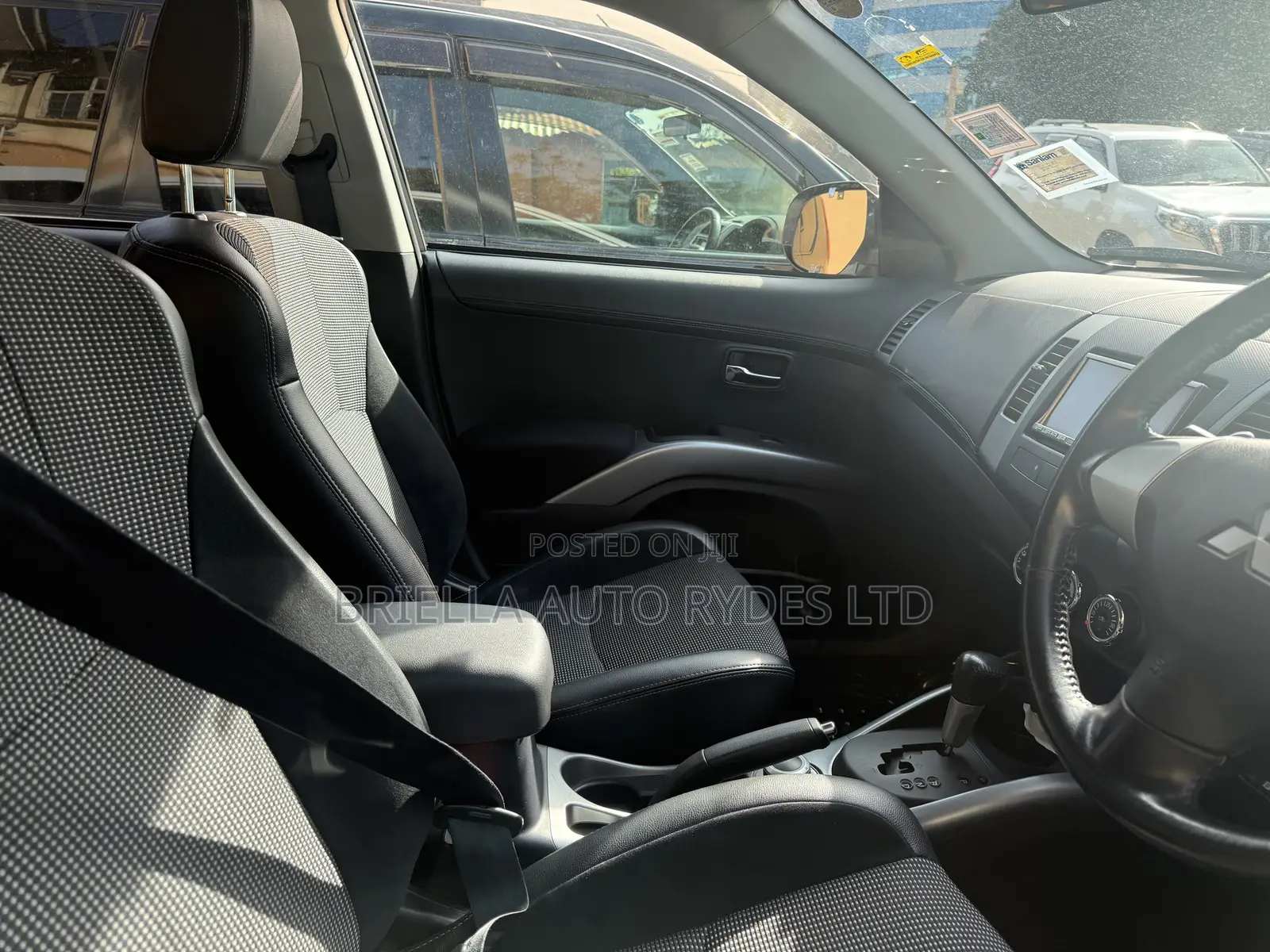 Mitsubishi Outlander 2012 White