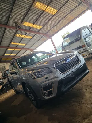 Subaru Forester Premium AWD 2019 Silver