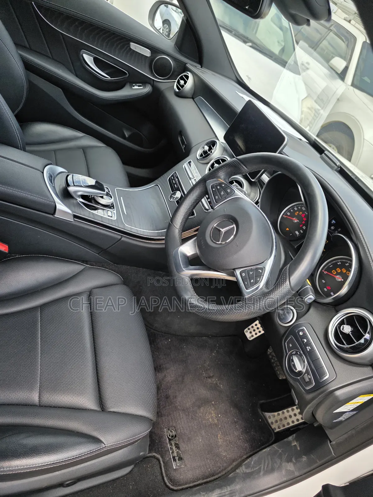 Mercedes-Benz C200 2017 Pearl