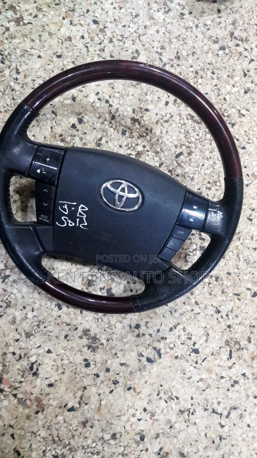 Mark X, Lexus and Kluger Steering Wheel With Burtons