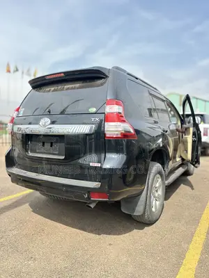 Toyota Land Cruiser Prado 2.8 2017 Black
