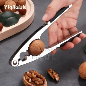 Walnut Cracker / Nut Clip