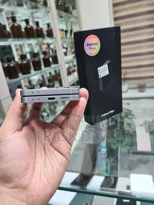 New Samsung Galaxy Z Flip6 256 GB Black