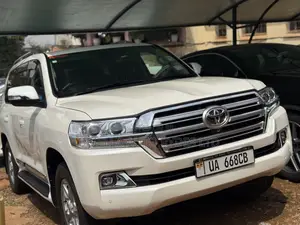 Toyota Land Cruiser Prado 2011 White