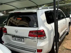 Toyota Land Cruiser Prado 2011 White