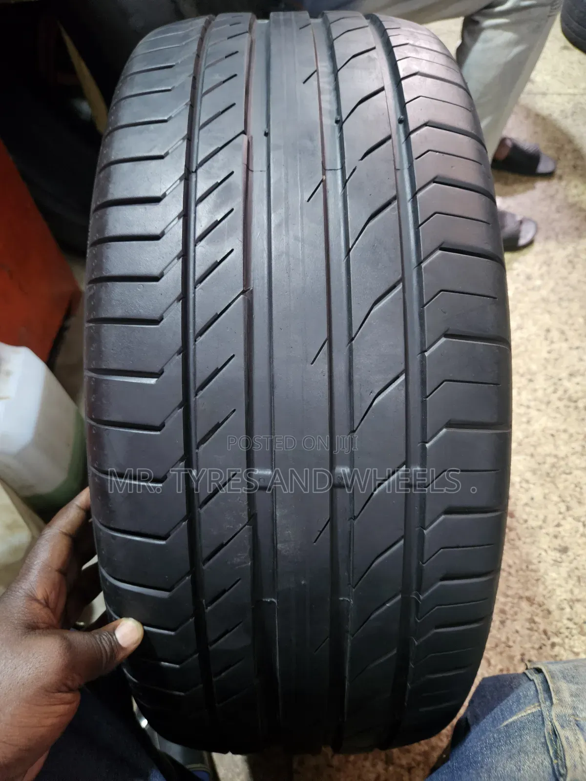 255 55 R18 Continental Made in Usa Imported Tires