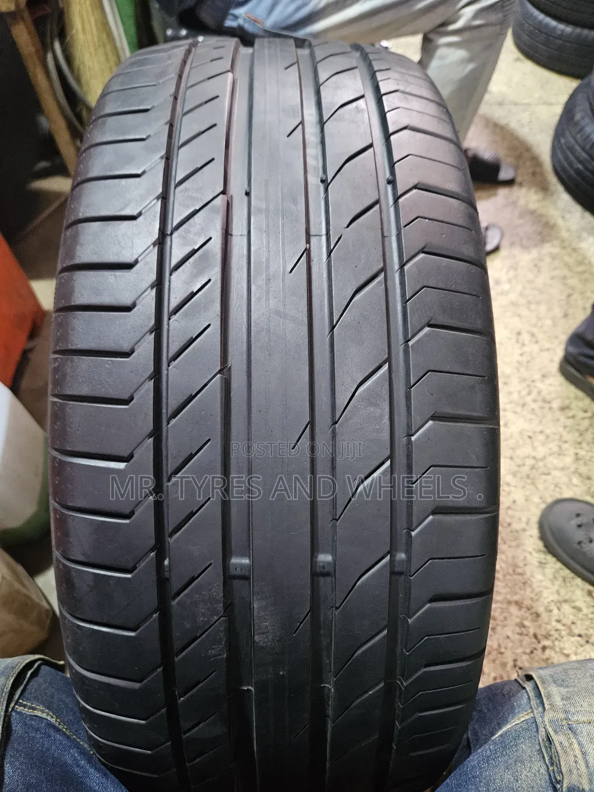 255 55 R18 Continental Made in Usa Imported Tires