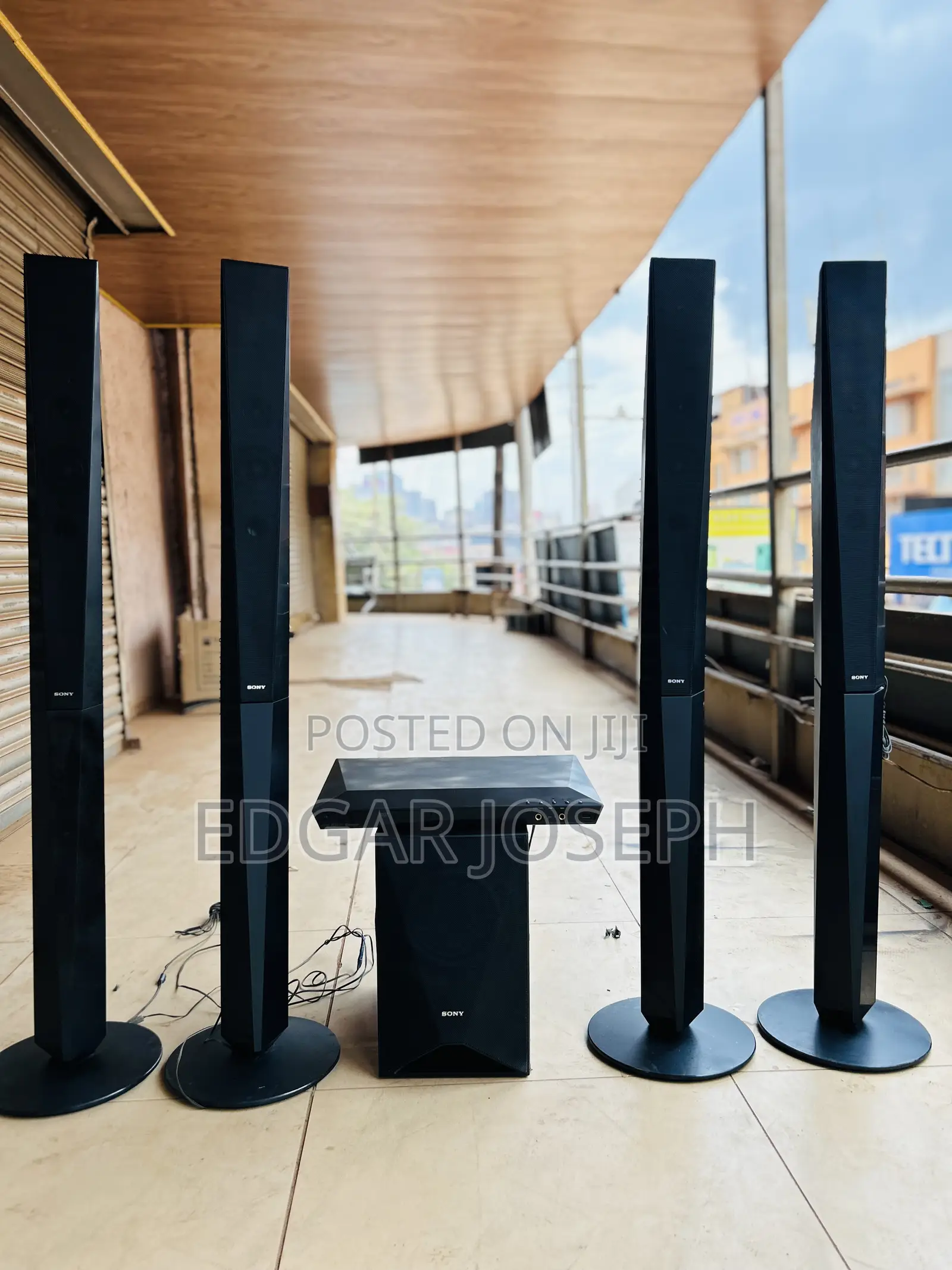 Sony Home Theater 1000w 4 Tall Boys