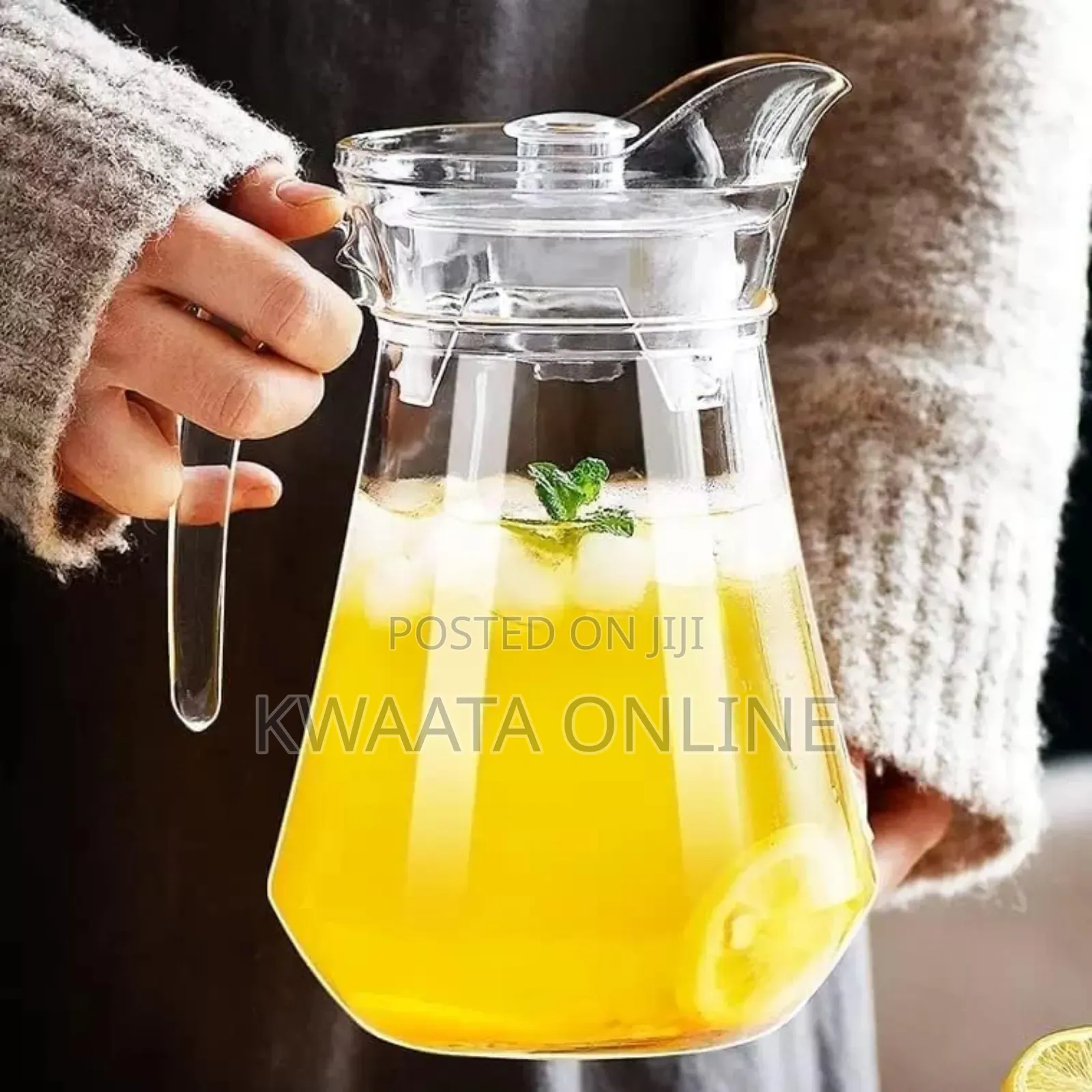 Glass Pitcher Jug With Lid Milk Carafe Glass Water Jug for Dining