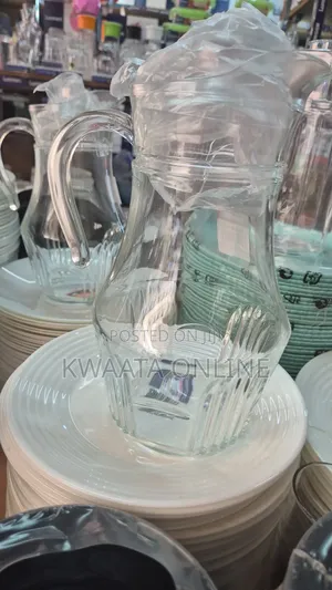 Glass Pitcher Jug With Lid Milk Carafe Glass Water Jug for Dining