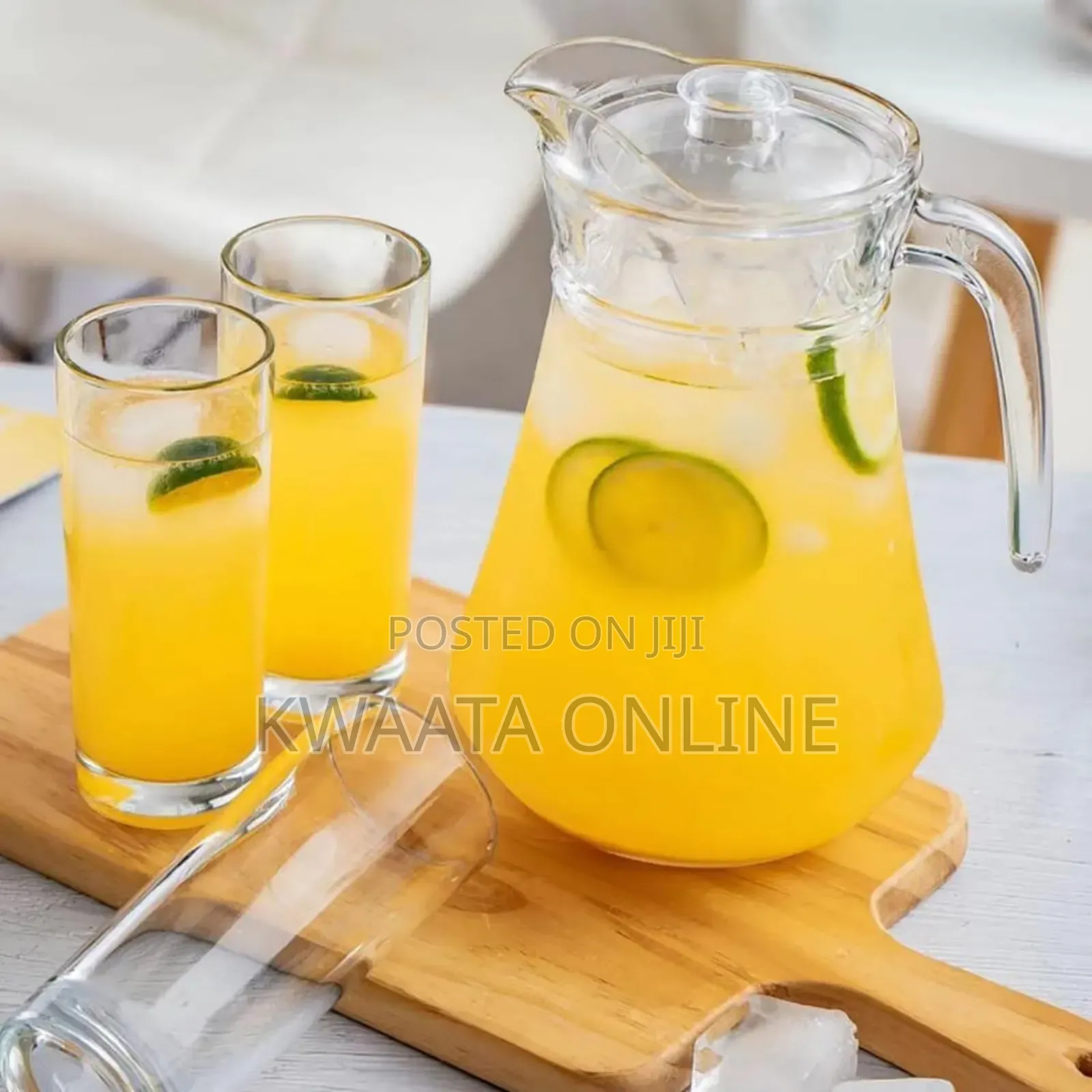 Glass Pitcher Jug With Lid Milk Carafe Glass Water Jug for Dining