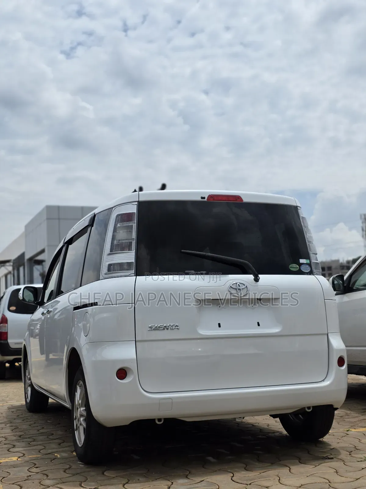 Toyota Sienta 2012 White