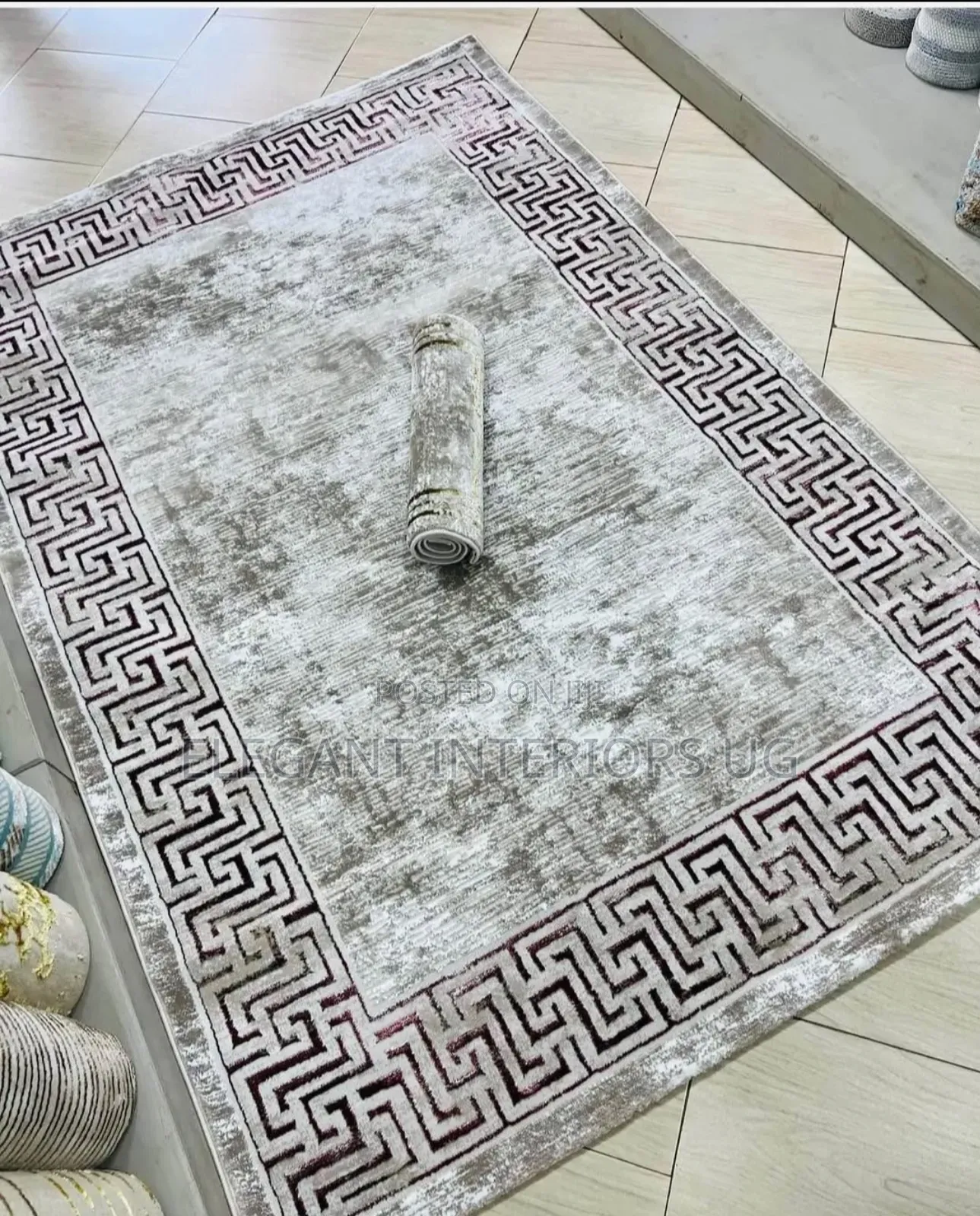 Elegant Center Carpets Best for Home Sitting and Dining Rooms