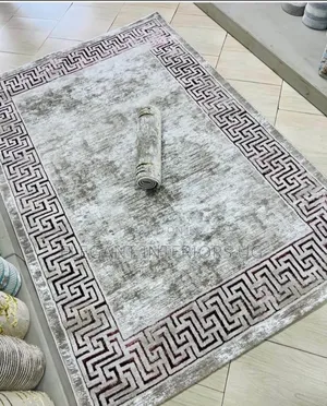 Elegant Center Carpets Best for Home Sitting and Dining Rooms