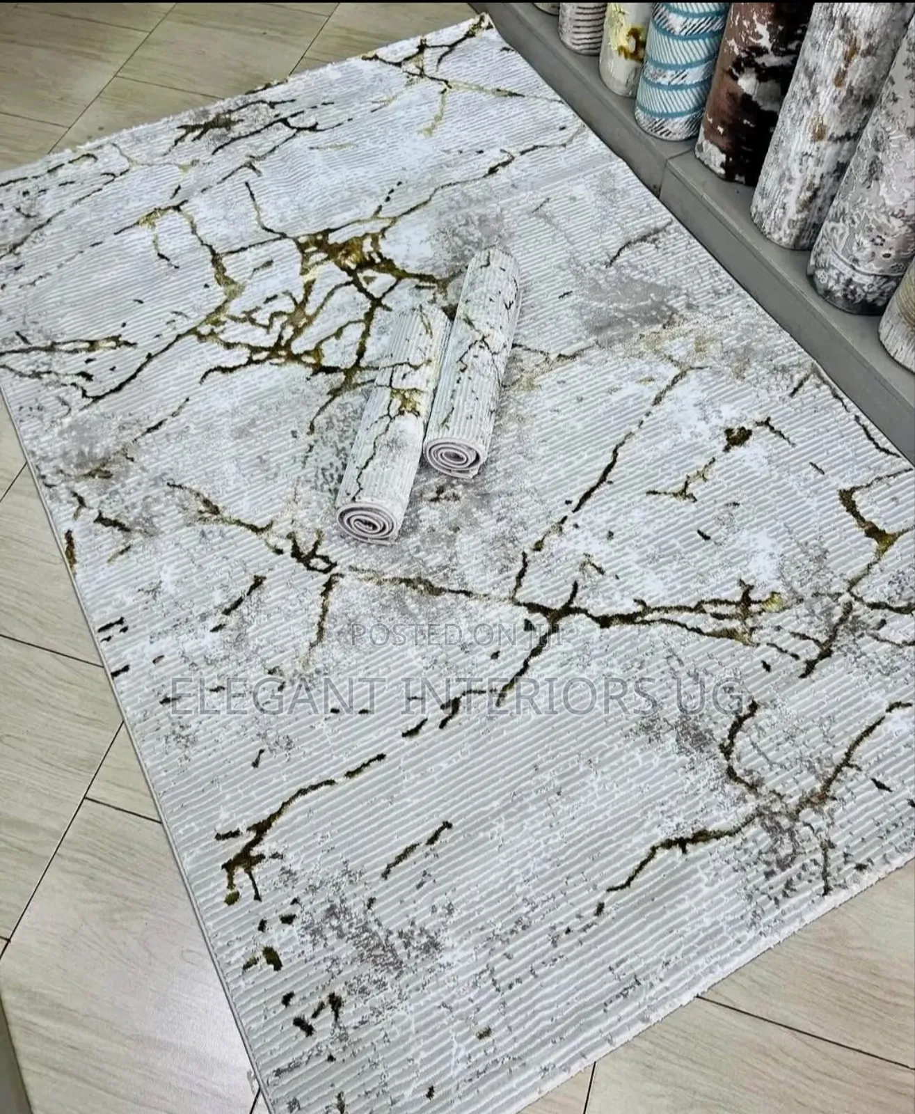 Elegant Center Carpets Available in Designs and Colours at Cheap Price