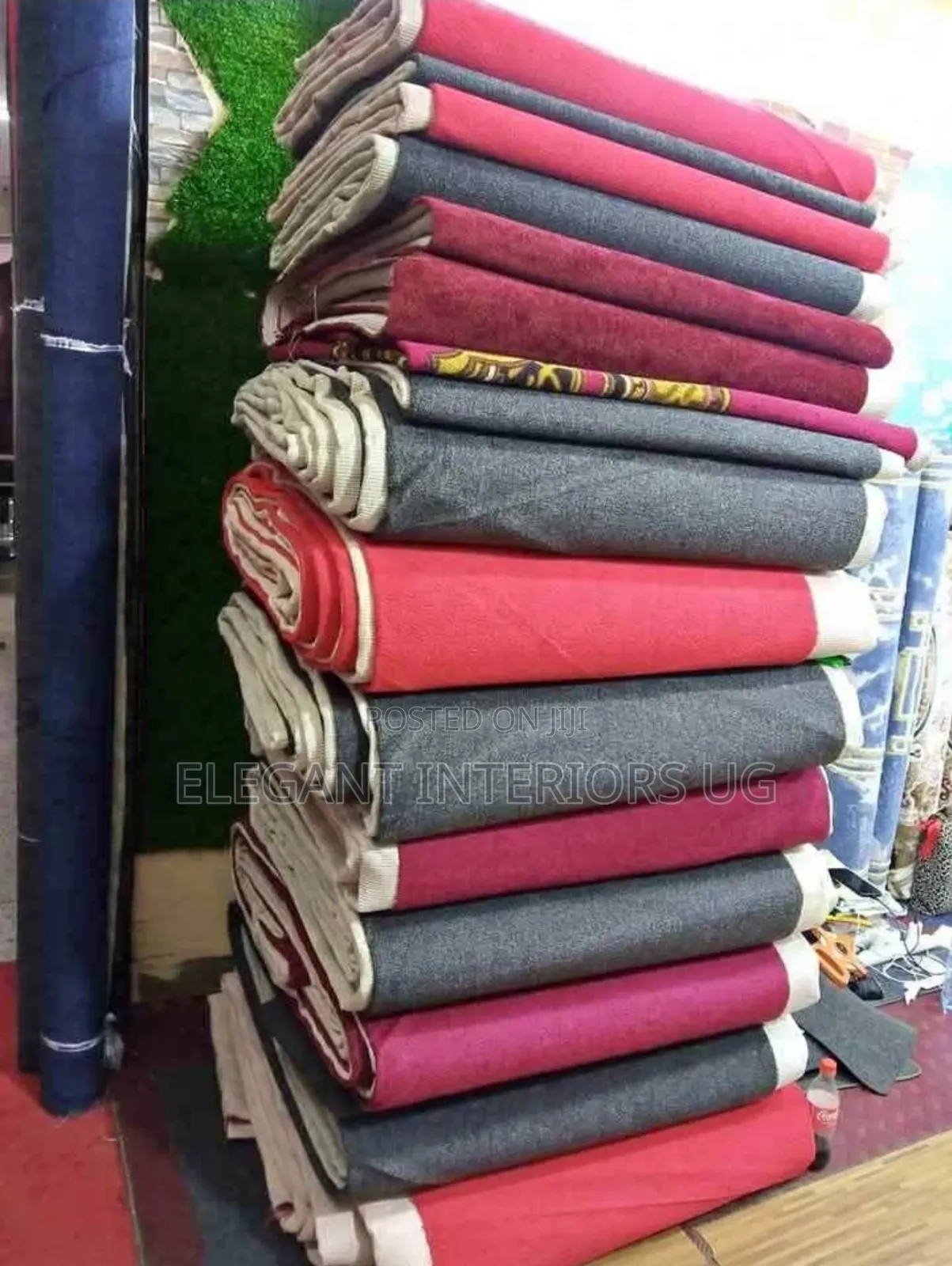Elegant Woolen Carpets Available in All Colours and Designs and Cheap