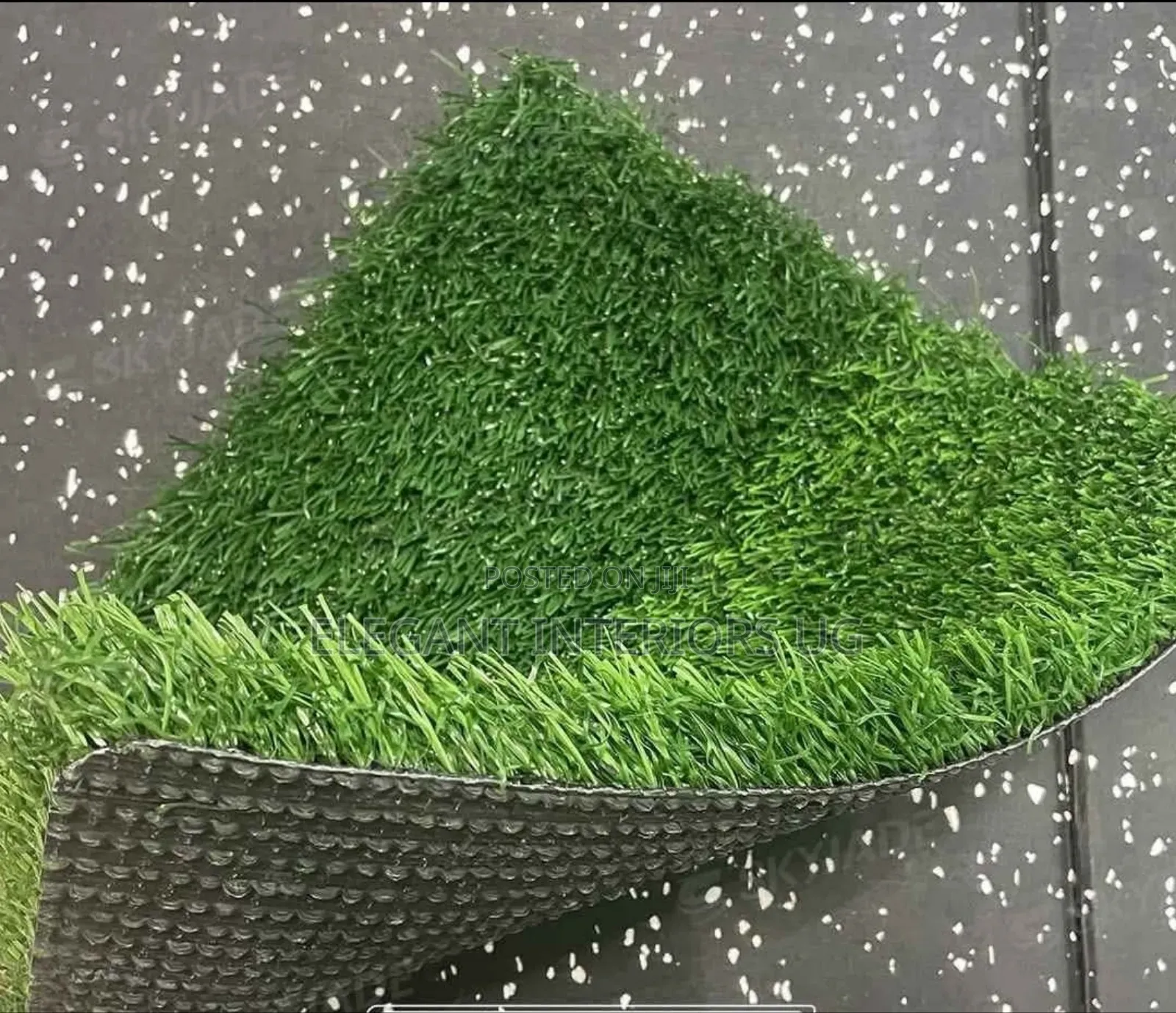 Elelegant Artificial Grass Carpets for Play Ground Turfs and Balconies