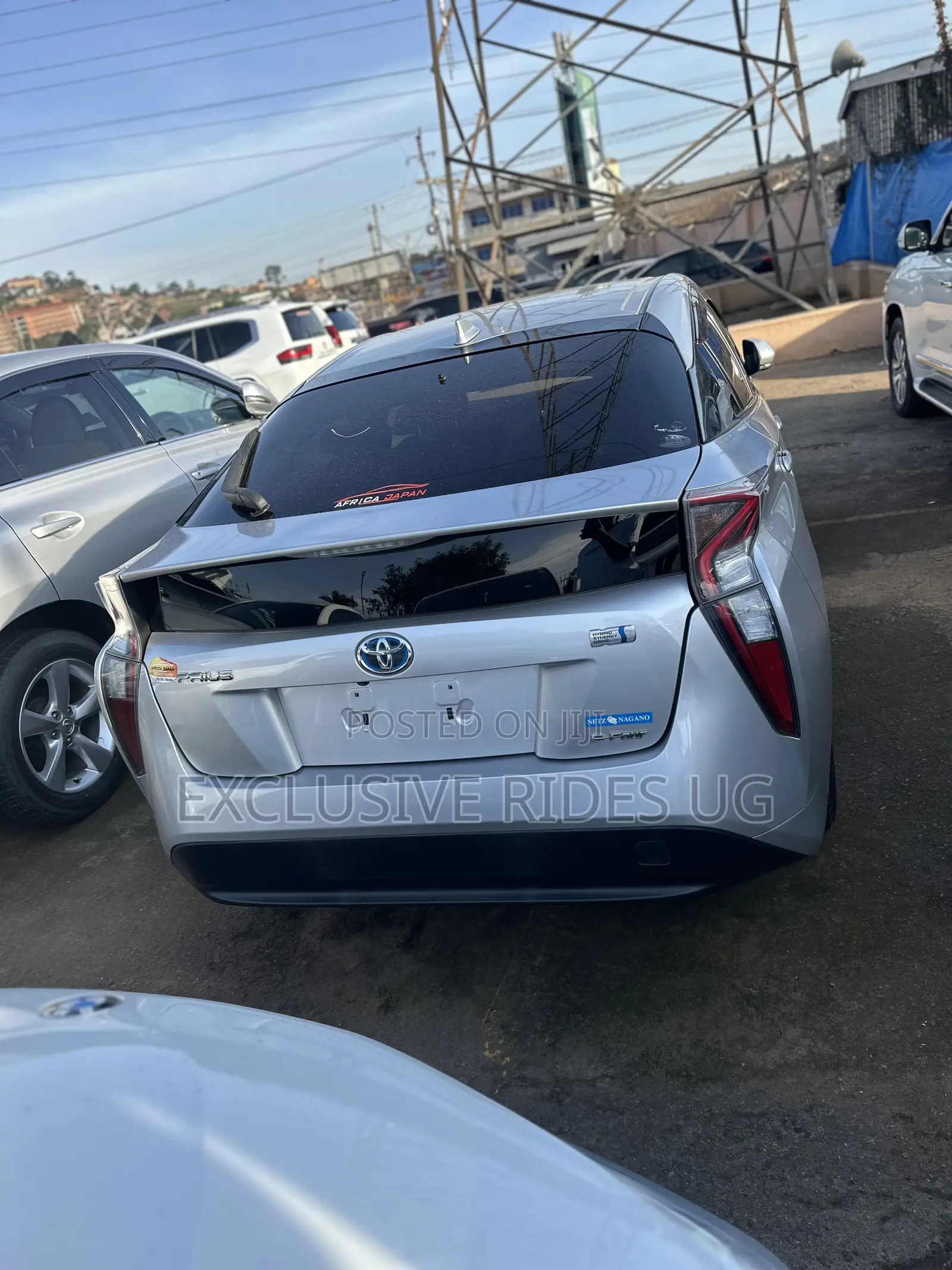 Toyota Prius 4dr Hatchback (1.8L 4cyl gas/electric hybrid CVT) 2016 Silver
