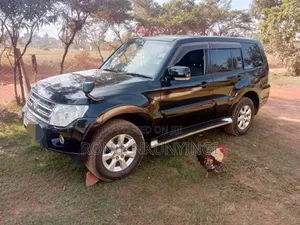 Mitsubishi Pajero 2010 Black