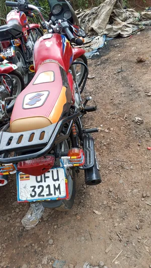 Bajaj Boxer 125 2023 Red