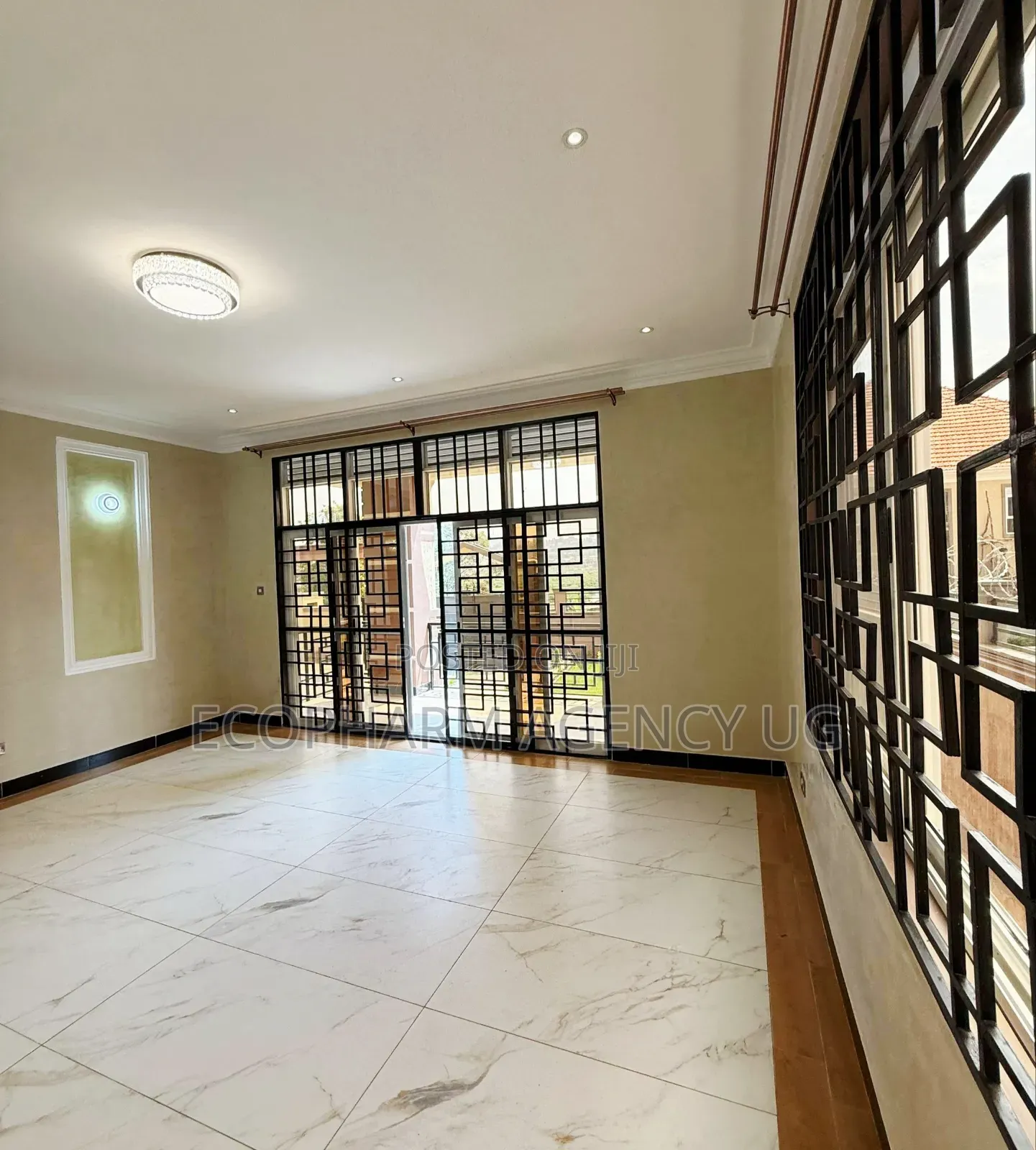 5bdrm Duplex in Najjera, Central Division for sale