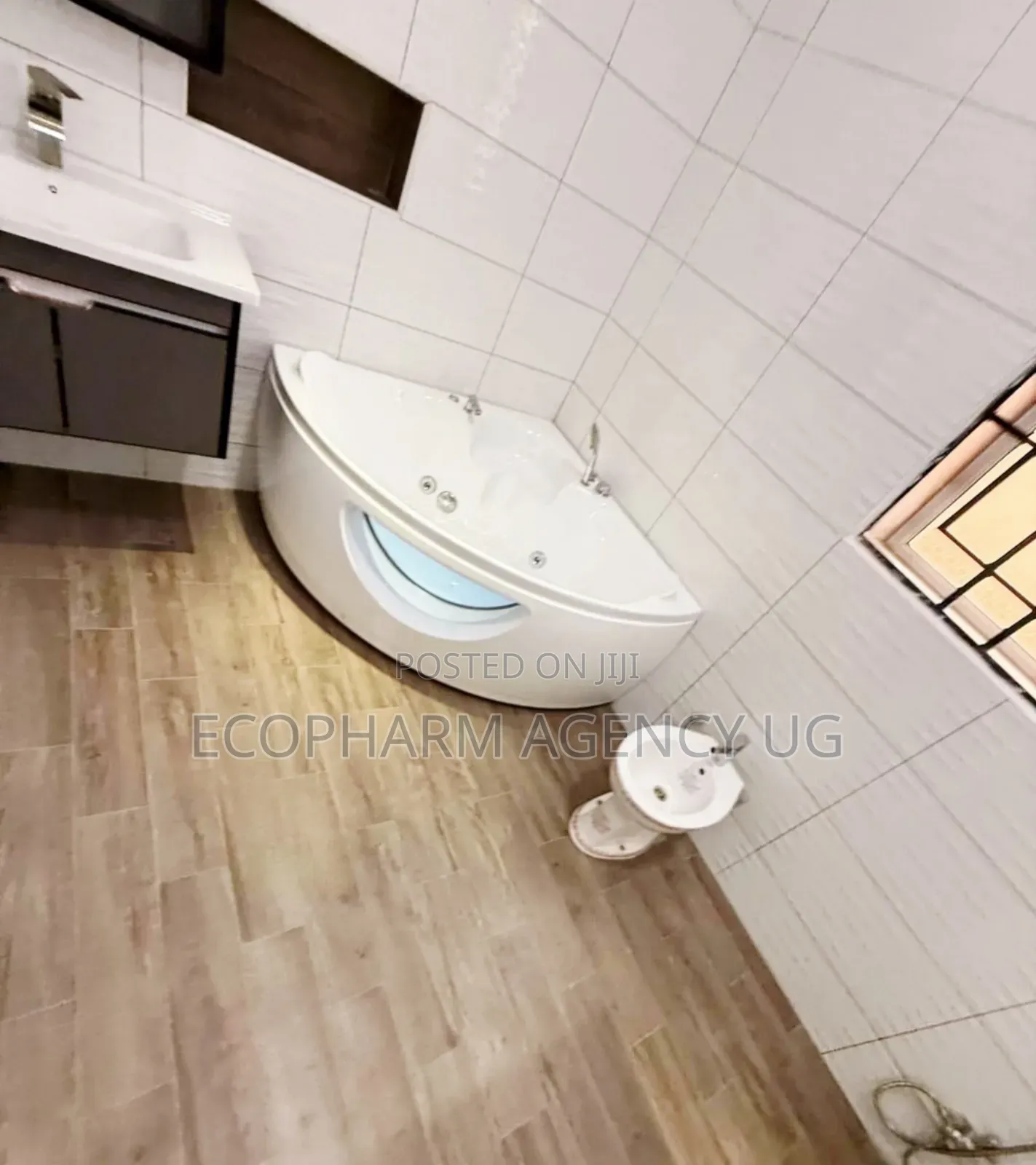5bdrm Duplex in Najjera, Central Division for sale
