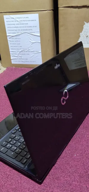Laptop Fujitsu Lifebook AH502 8GB AMD HDD 750GB
