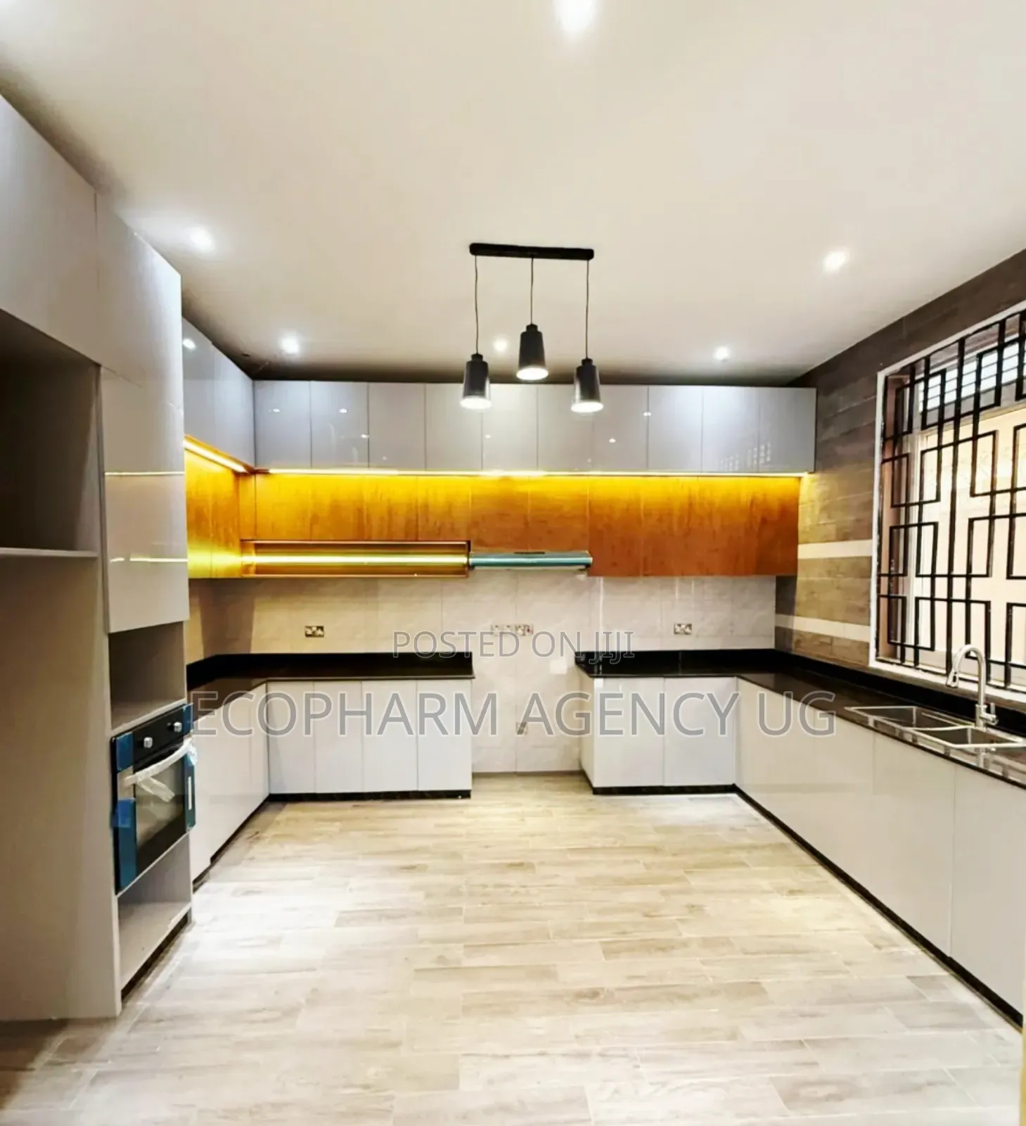 5bdrm Duplex in Najjera, Central Division for sale