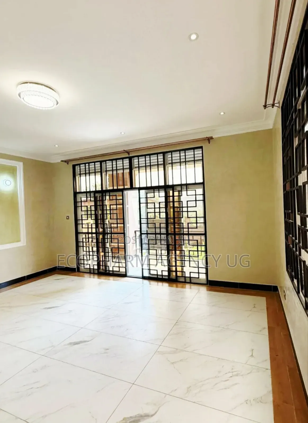 5bdrm Duplex in Najjera, Central Division for sale