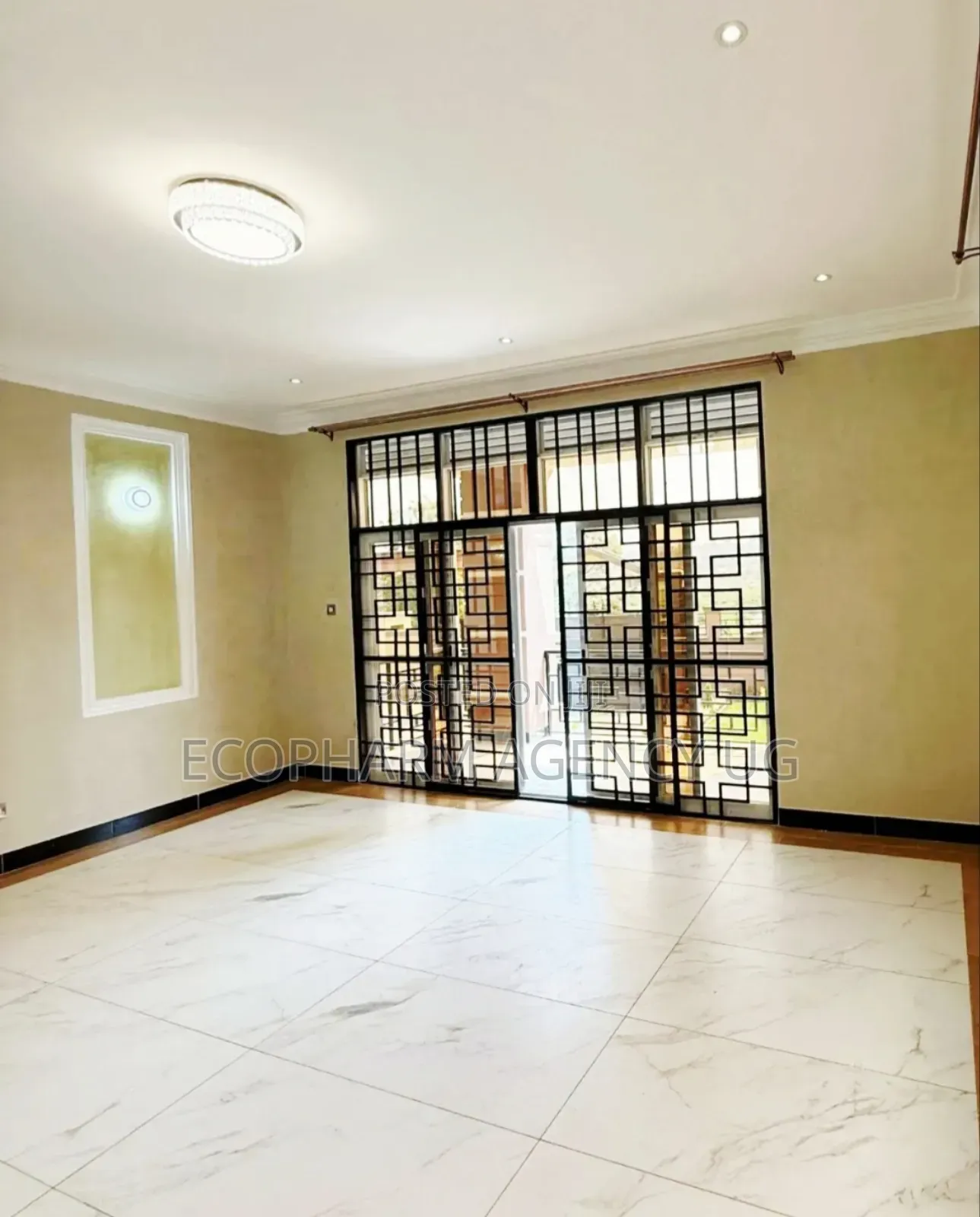 5bdrm Duplex in Najjera, Central Division for sale