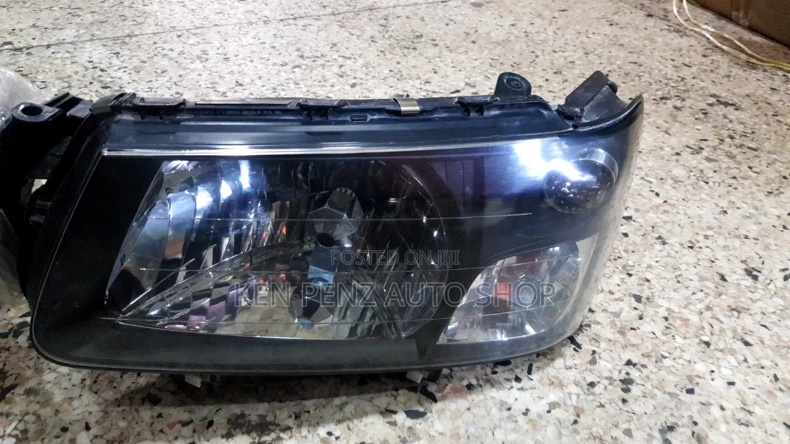 Headlamp Subaru Forester Sg5 / X20 2004 - 2005