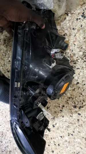 Headlamp Subaru Forester Sg5 / X20 2004 - 2005