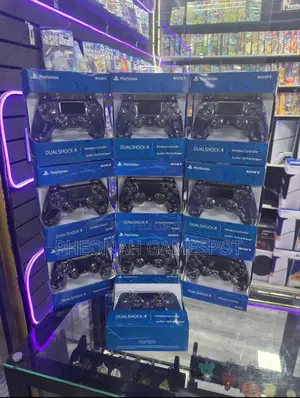 Brand New Boxed Playstation 4 Dualshock 4 Controllers/Pads
