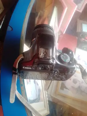 Canon 1100 Digital Camera Is Available for Sale in Bweyogerere