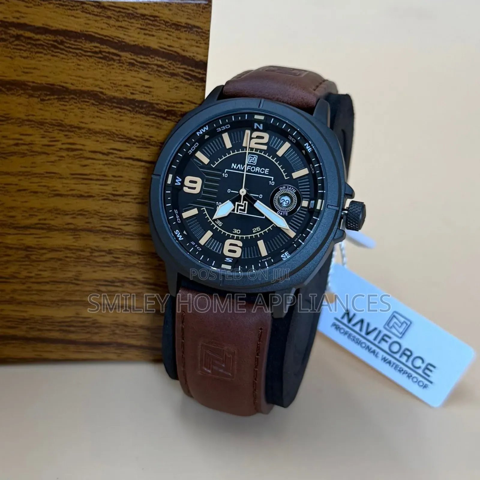 Naviforce Men's Authentic Wrist Stylish Time Piece Leather Strapped