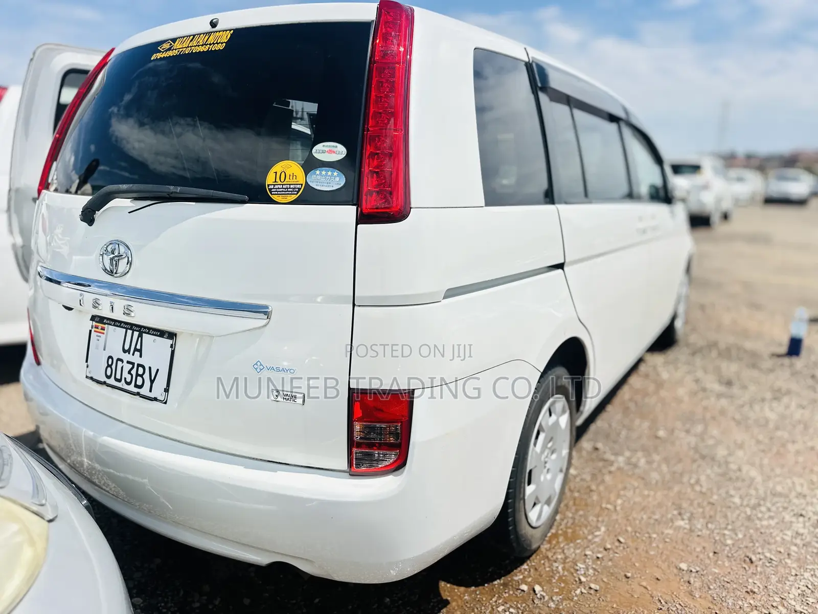 Toyota ISIS 2.0 L 2WD 2010 White