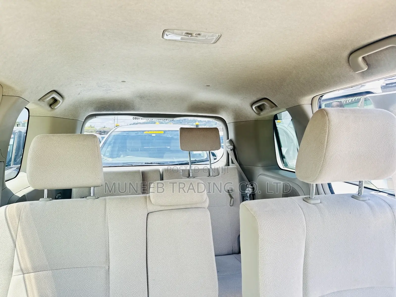 Toyota ISIS 2.0 L 2WD 2010 White