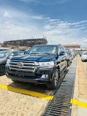 Toyota Land Cruiser 4.6 V8 ZX 2016 Blue
