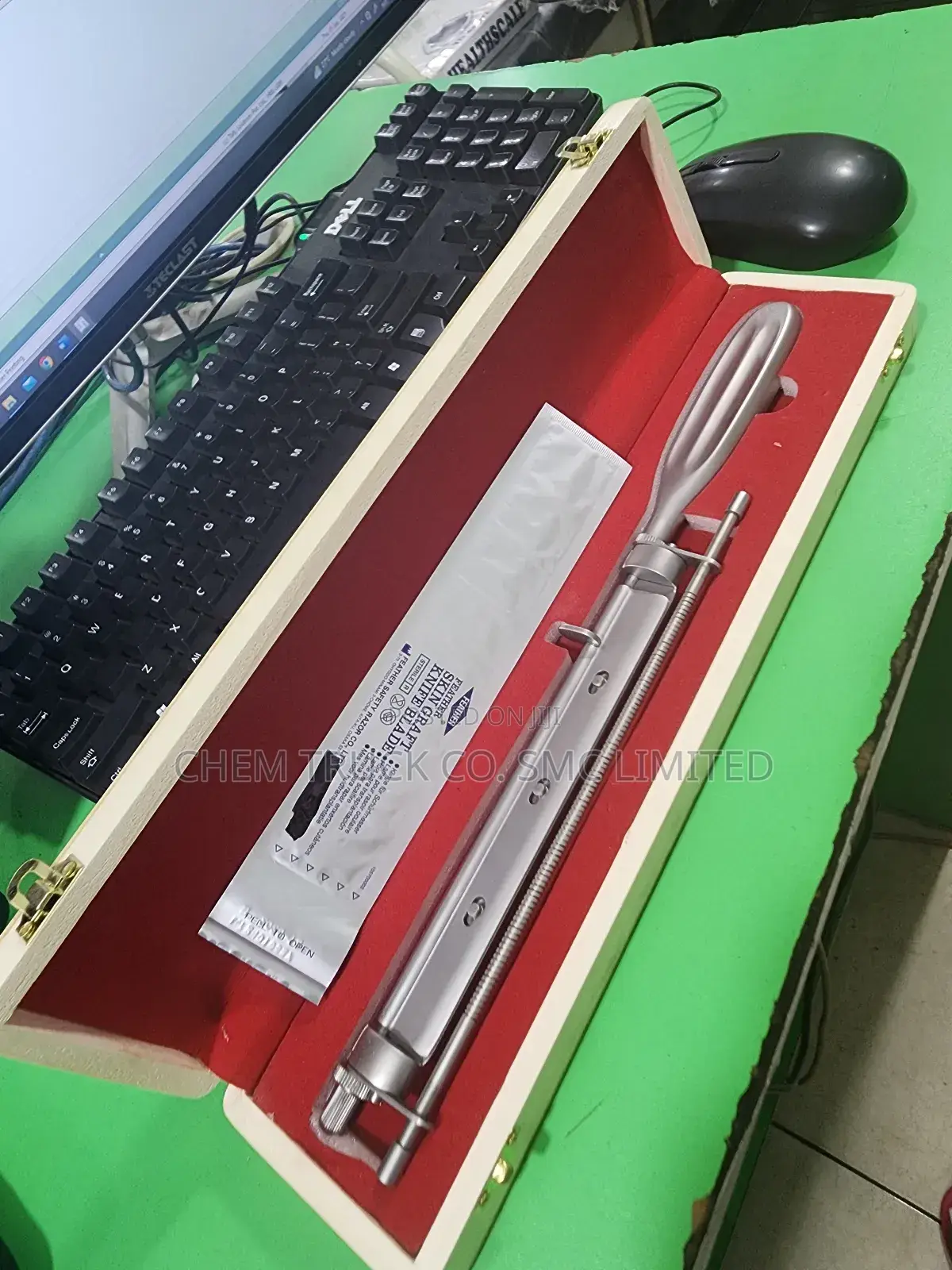 Skin Grafting Knife