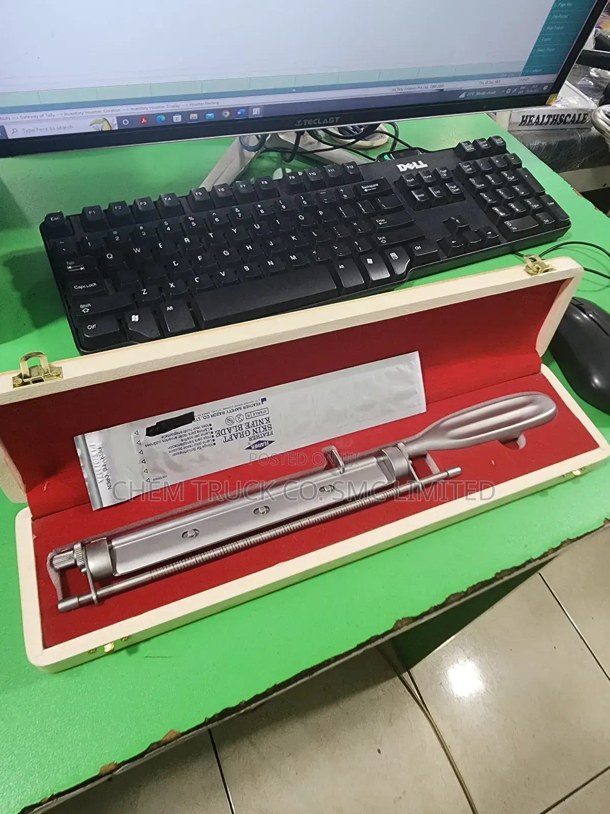 Skin Grafting Knife
