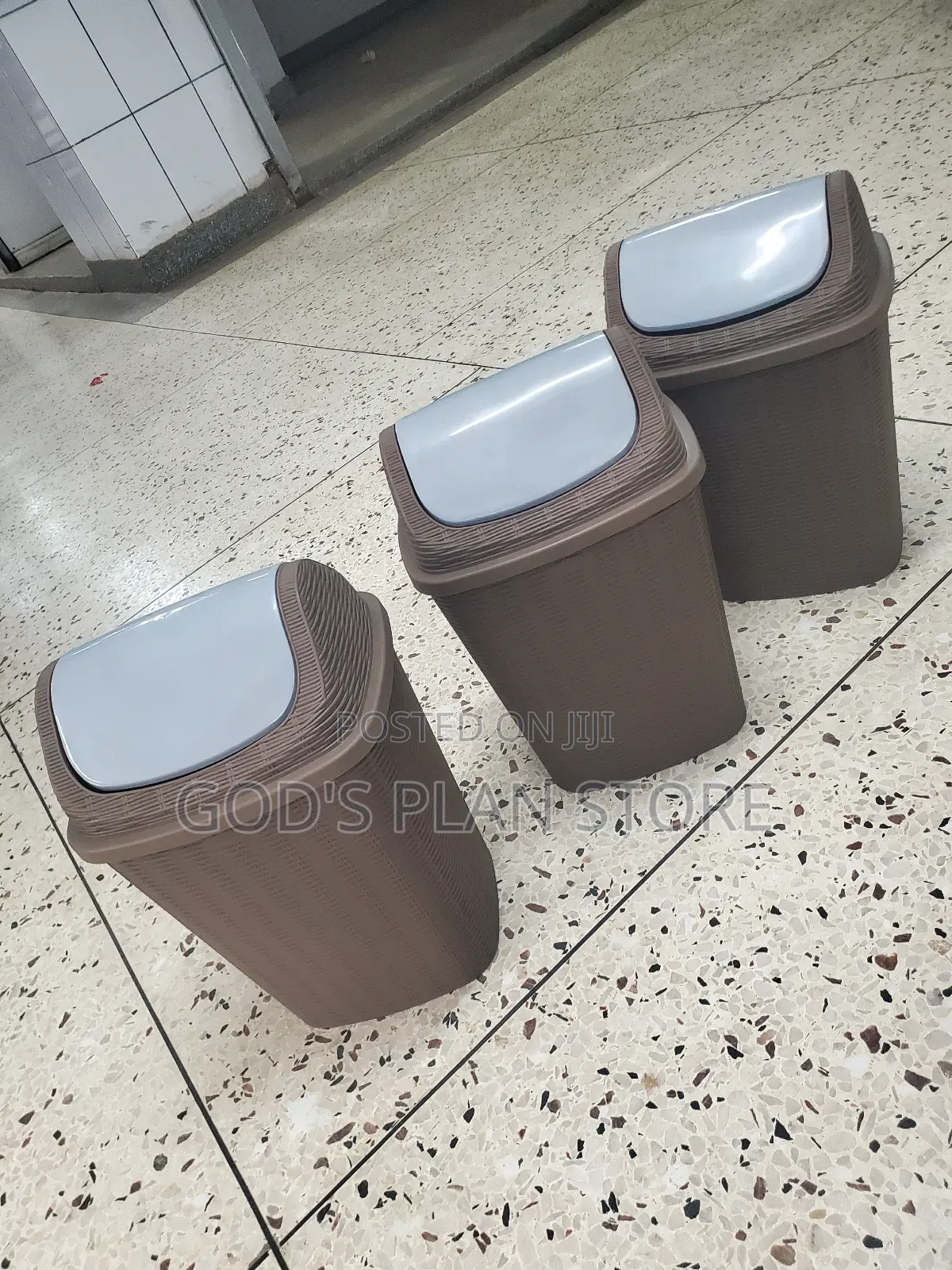 Plastic Small Dust Bins for Office