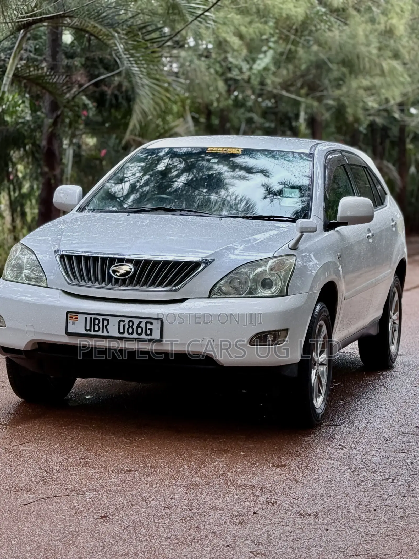 Toyota Harrier 2.4 2010 Off white