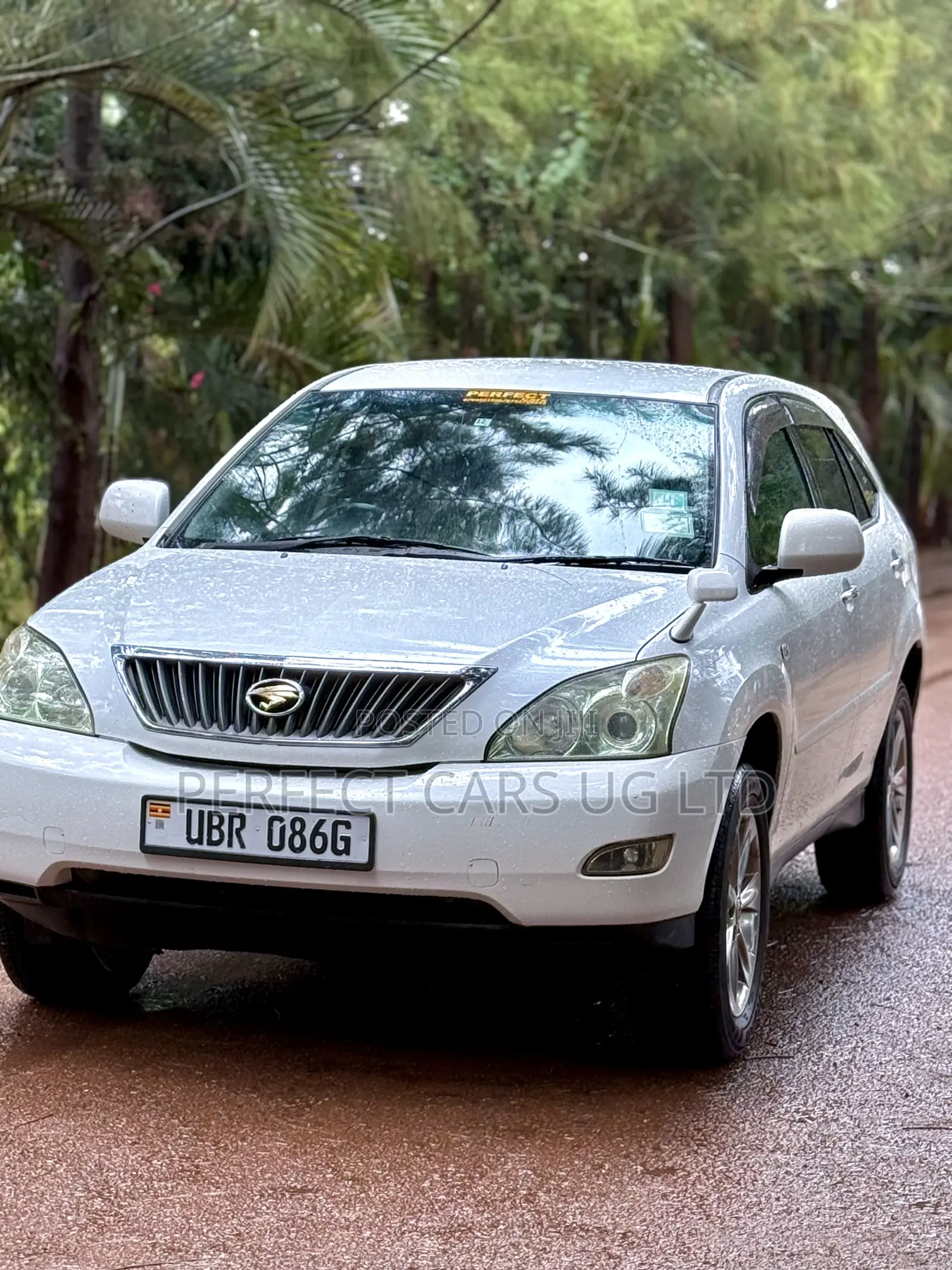 Toyota Harrier 2.4 2010 Off white