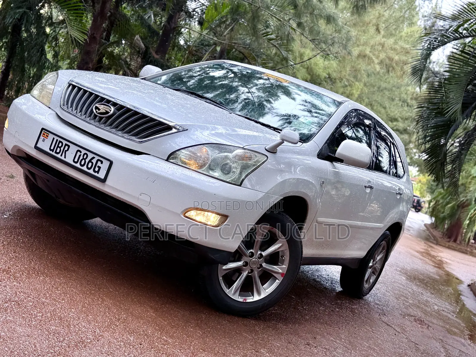 Toyota Harrier 2.4 2010 Off white