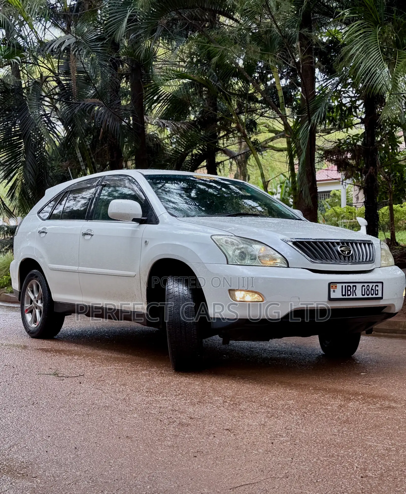 Toyota Harrier 2.4 2010 Off white