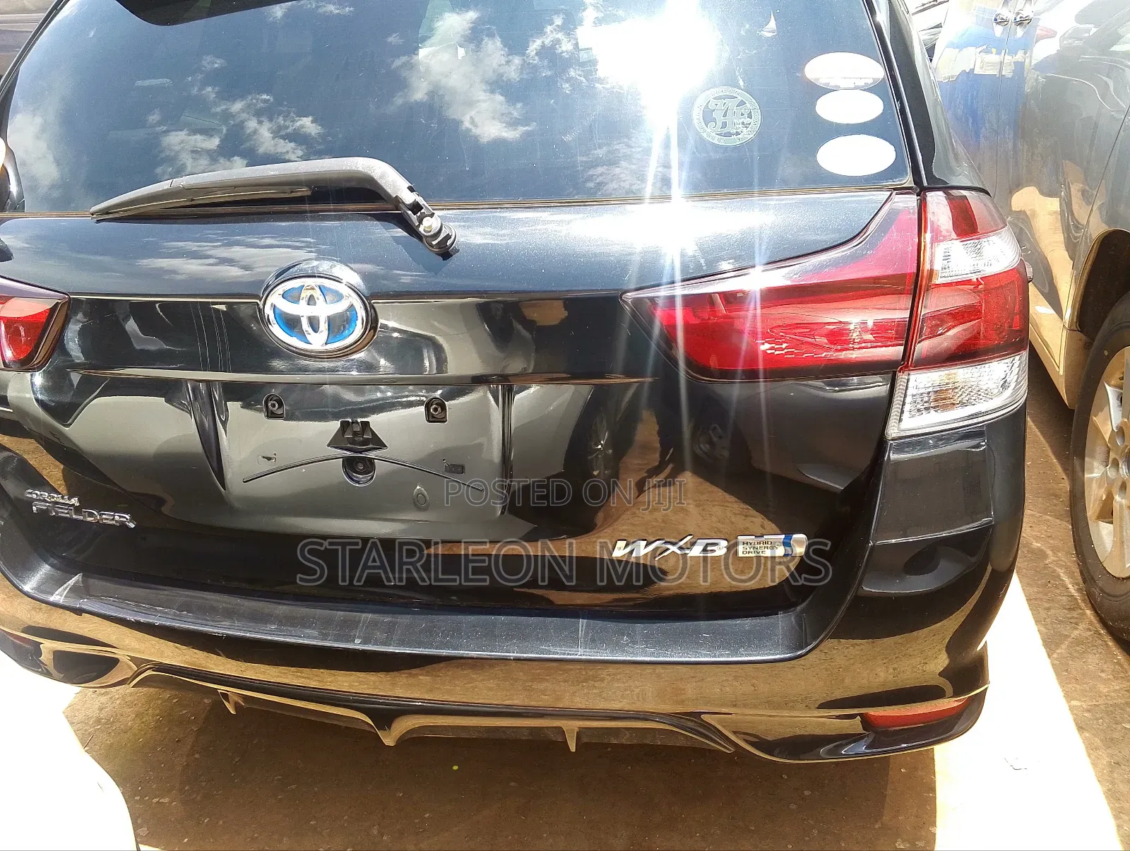 Toyota Corolla Fielder 1.5 Hybrid FWD 2015 Black